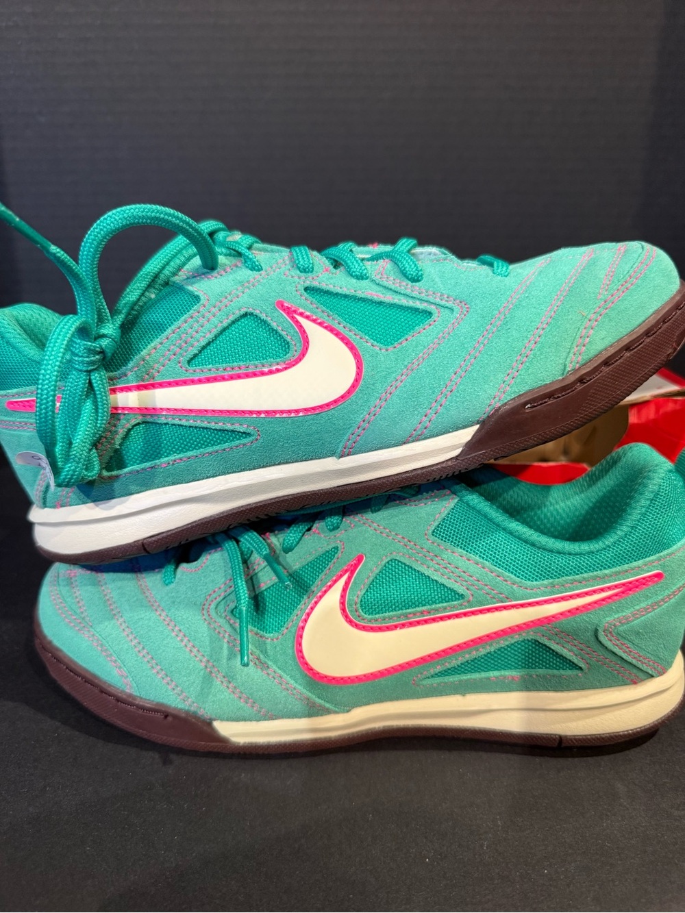 Nike Gato SDE Teal & Pink Swoosh Athletic Sneakers SIZE 6Y/7.5W